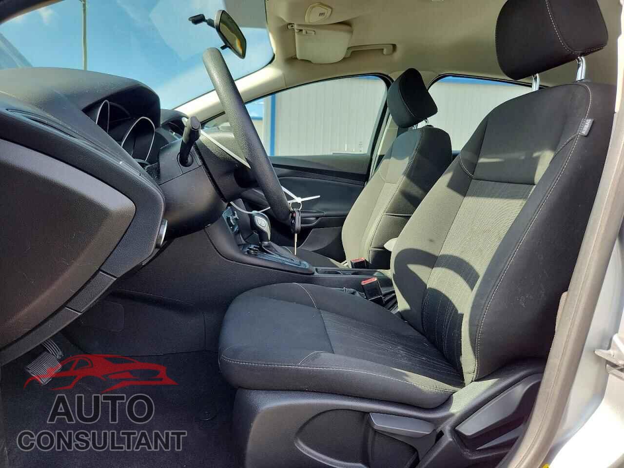 FORD FOCUS 2016 - 1FADP3F2XGL341038