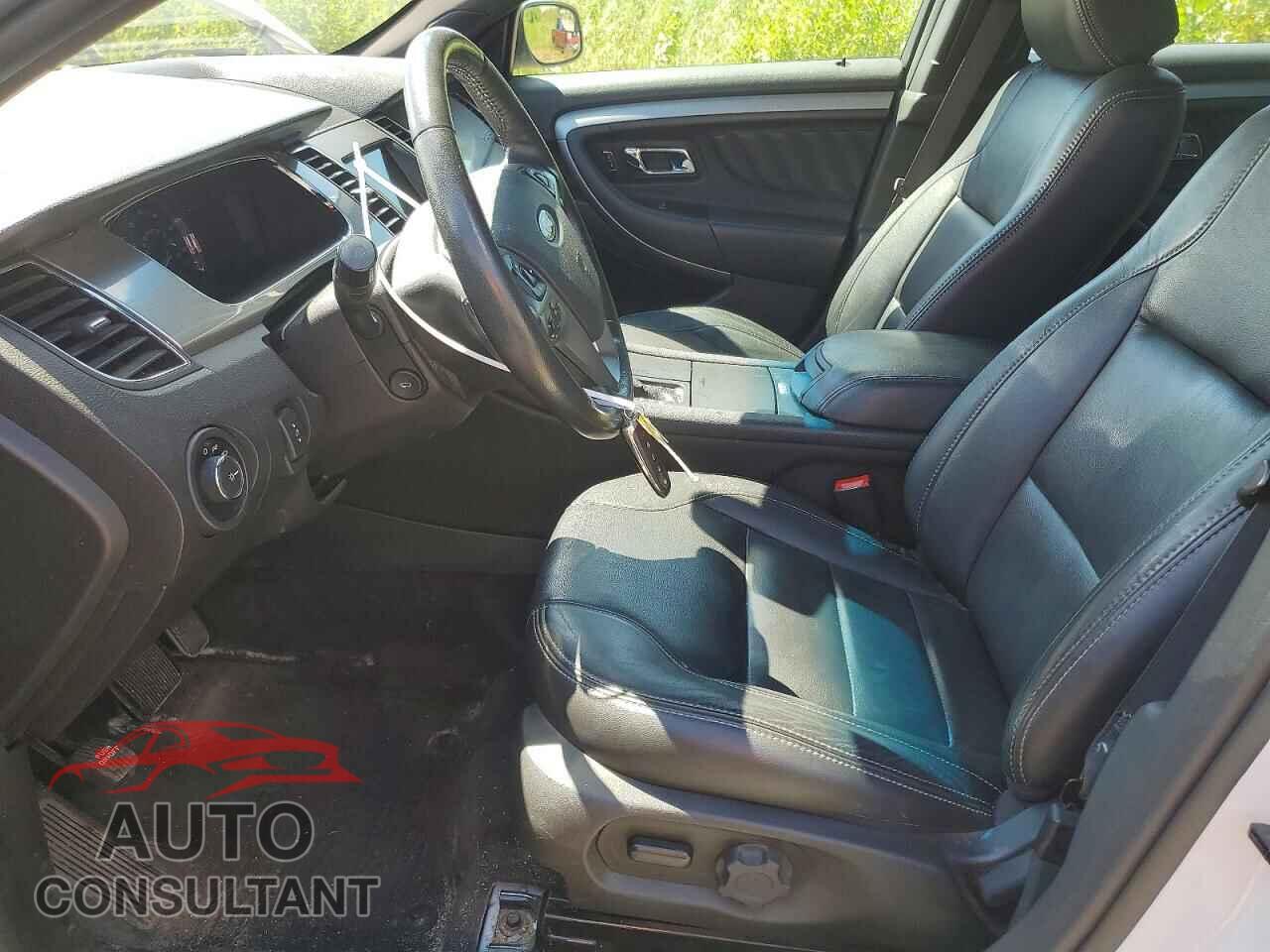 FORD TAURUS 2017 - 1FAHP2E98HG135060