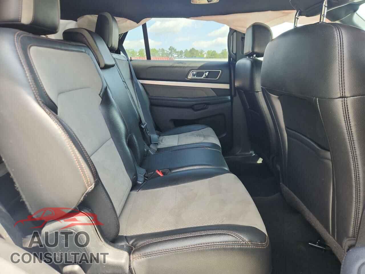 FORD EXPLORER 2017 - 1FM5K7D89HGE10223