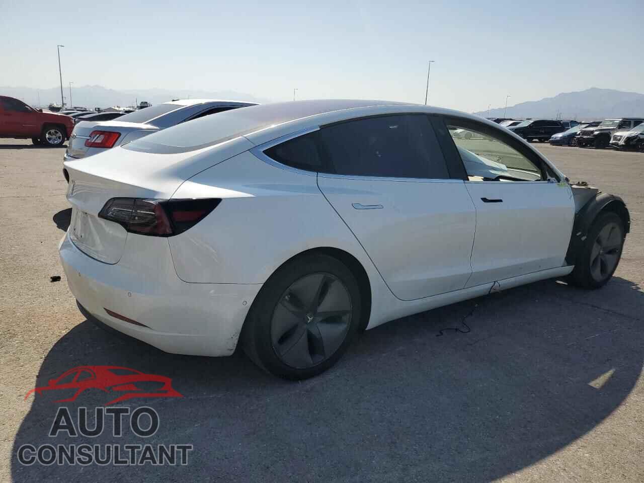 TESLA MODEL 3 2018 - 5YJ3E1EA1JF040077