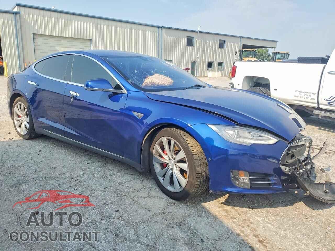 TESLA MODEL S 2015 - 5YJSA1E48FF116208