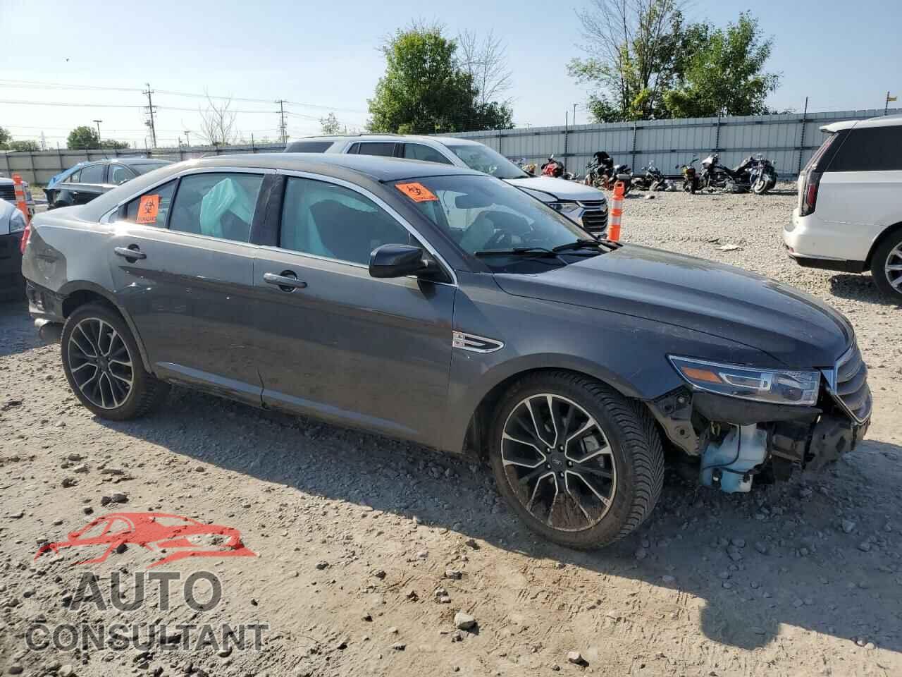FORD TAURUS 2017 - 1FAHP2E86HG106258