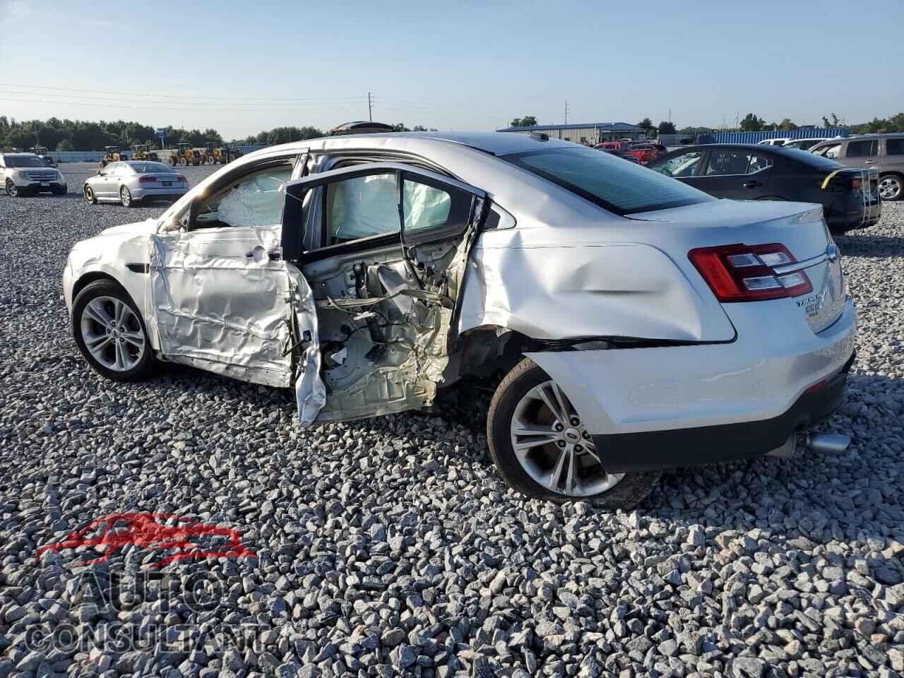 FORD TAURUS 2018 - 1FAHP2D84JG129254