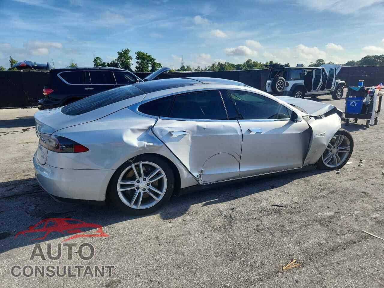 TESLA MODEL S 2014 - 5YJSA1H11EFP46393