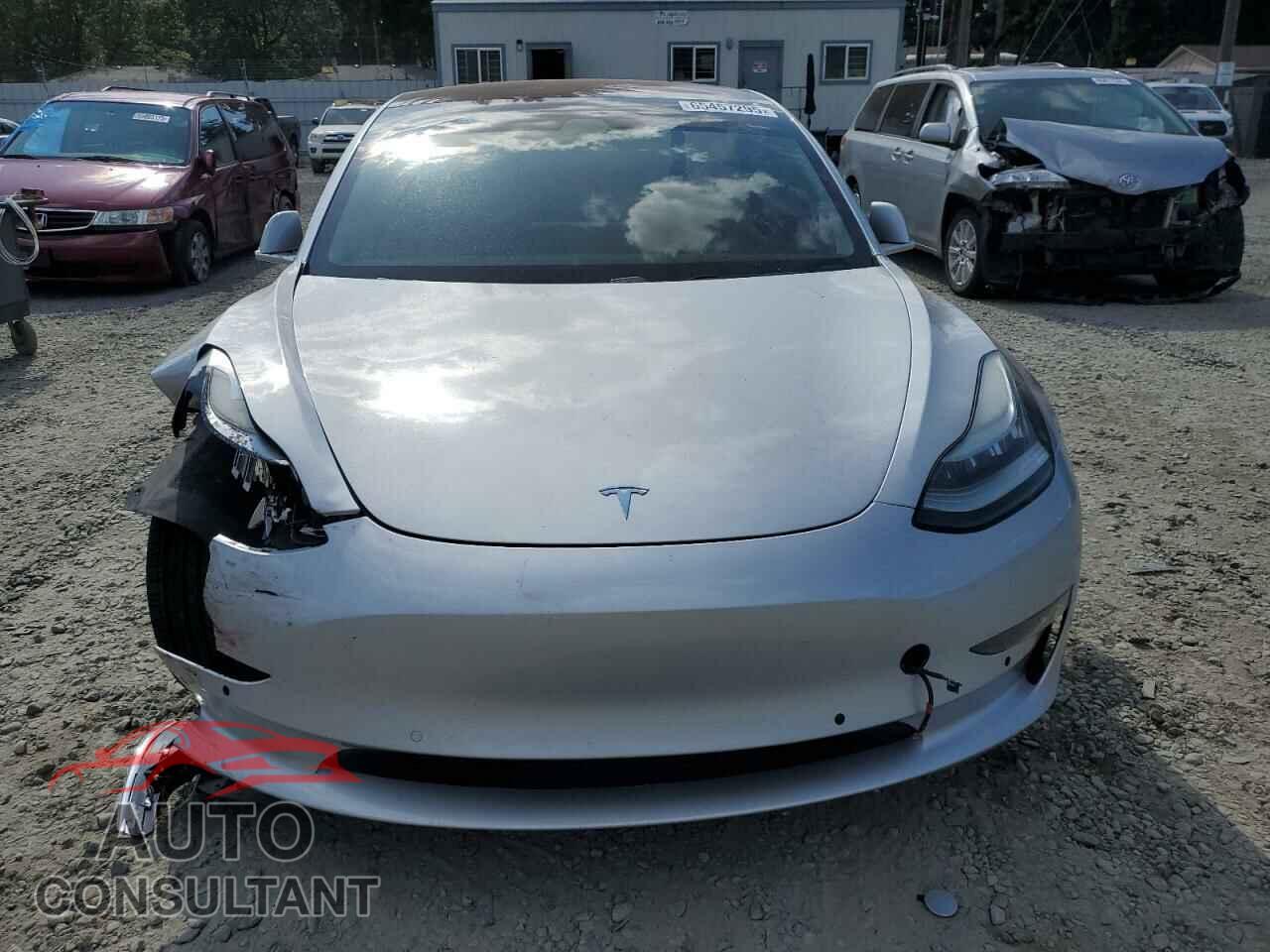 TESLA MODEL 3 2018 - 5YJ3E1EB2JF083402