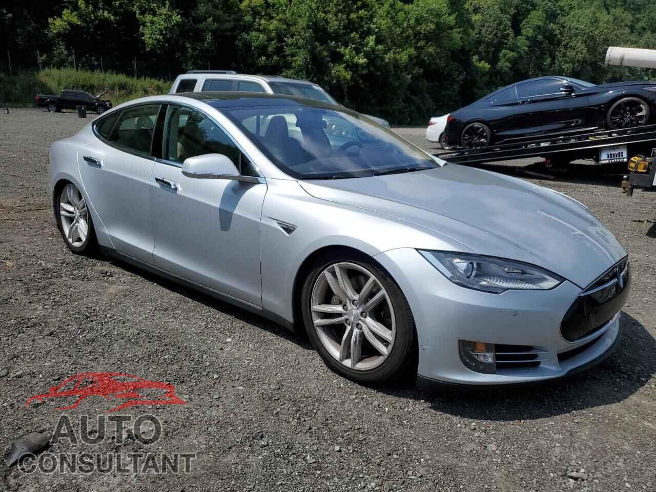 TESLA MODEL S 2014 - 5YJSA1H16EFP38161