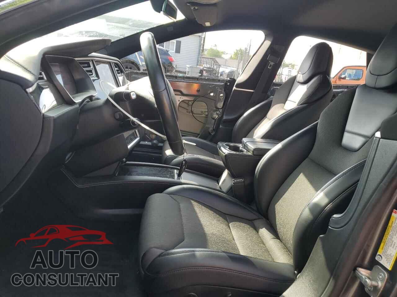 TESLA MODEL S 2017 - 5YJSA1E23HF197300