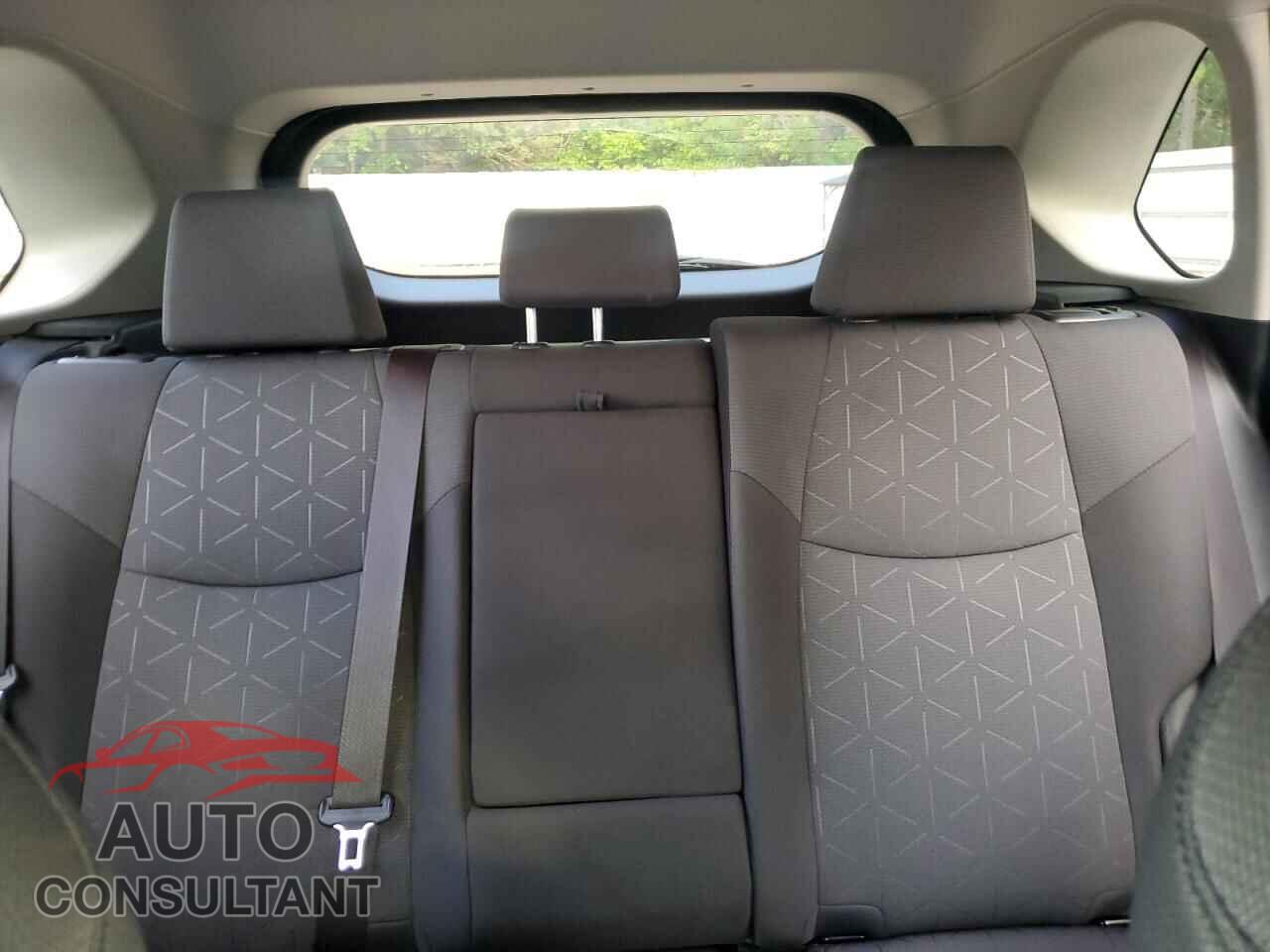 TOYOTA RAV4 2019 - JTMP1RFV8KD019832