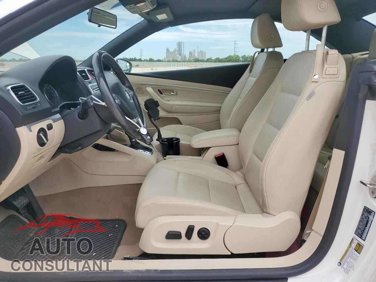 VOLKSWAGEN EOS 2013 - WVWBW8AH4DV001798