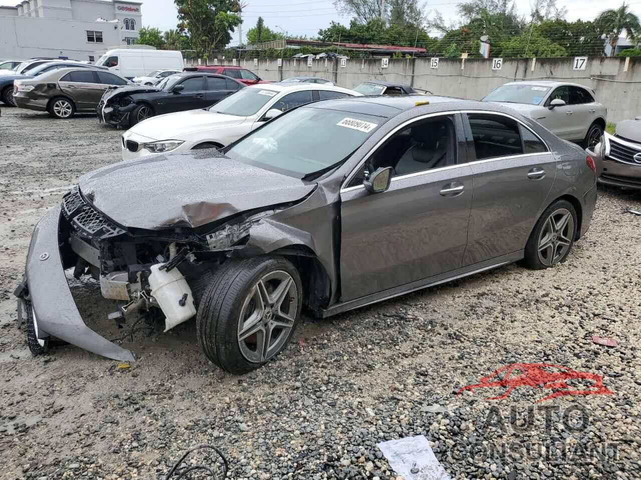 MERCEDES-BENZ A-CLASS 2019 - WDD3G4EBXKW014939