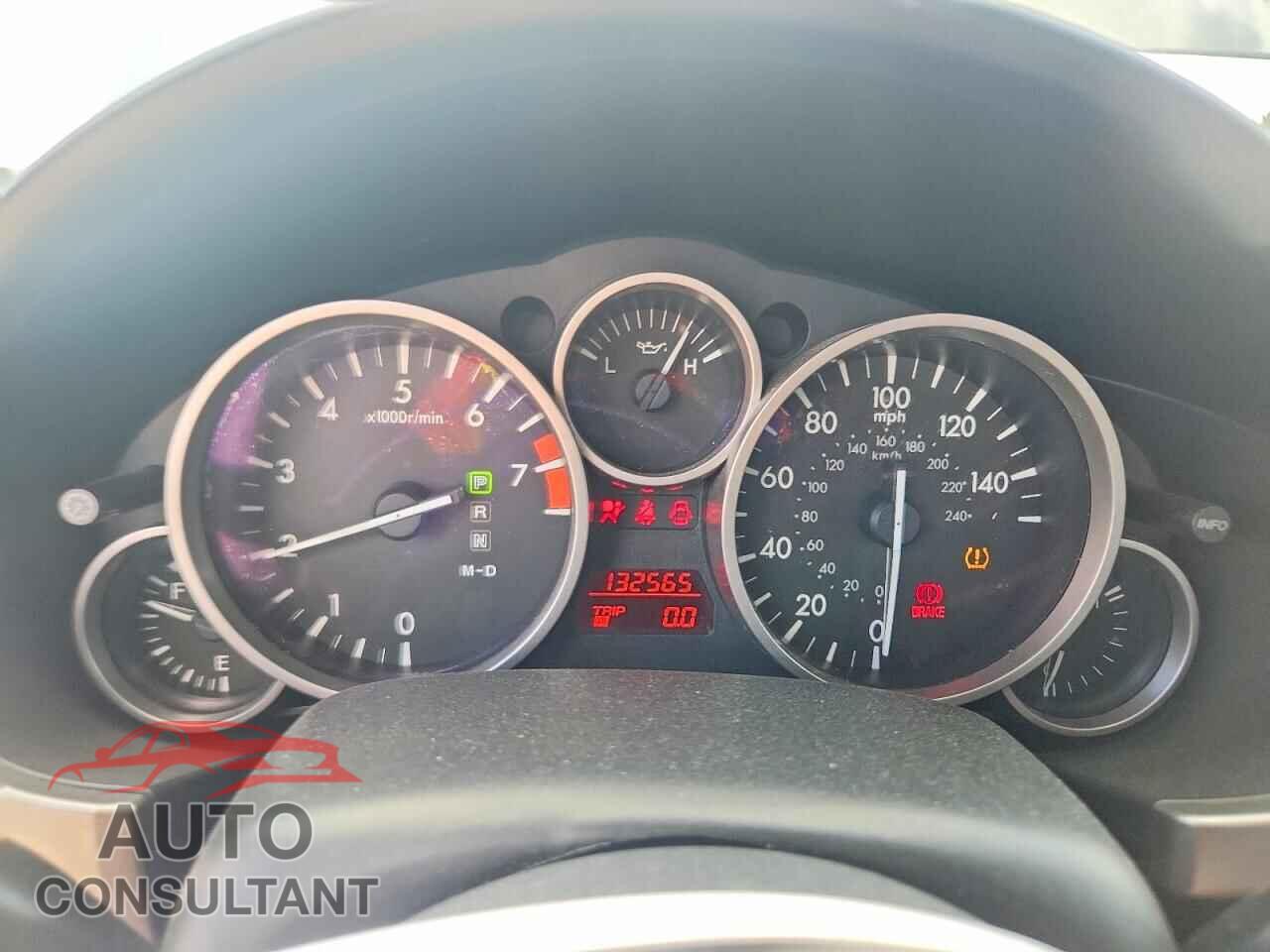 MAZDA MX5 2011 - JM1NC2MF5B0215609