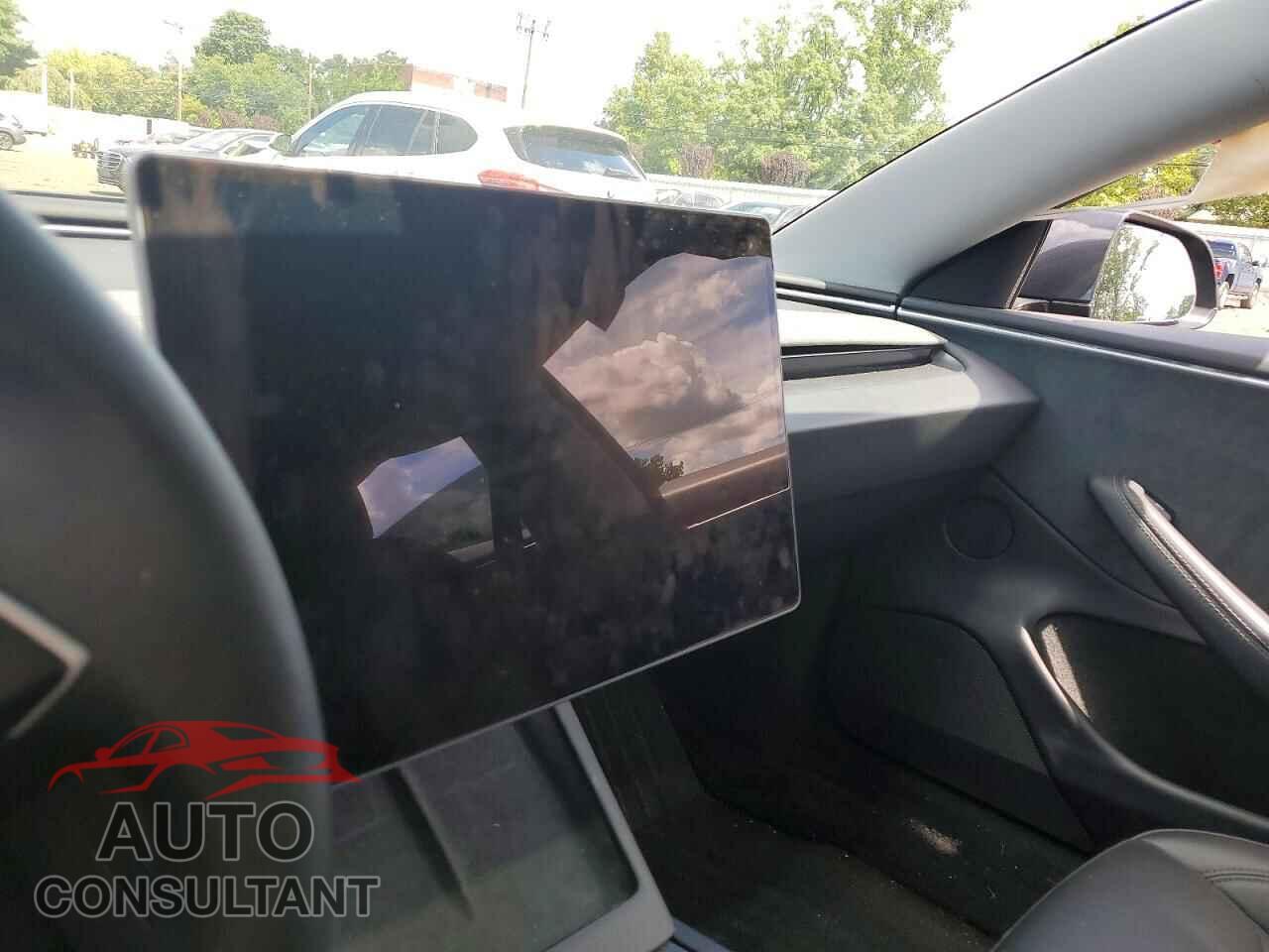 TESLA MODEL 3 2024 - 5YJ3E1EB0RF736725