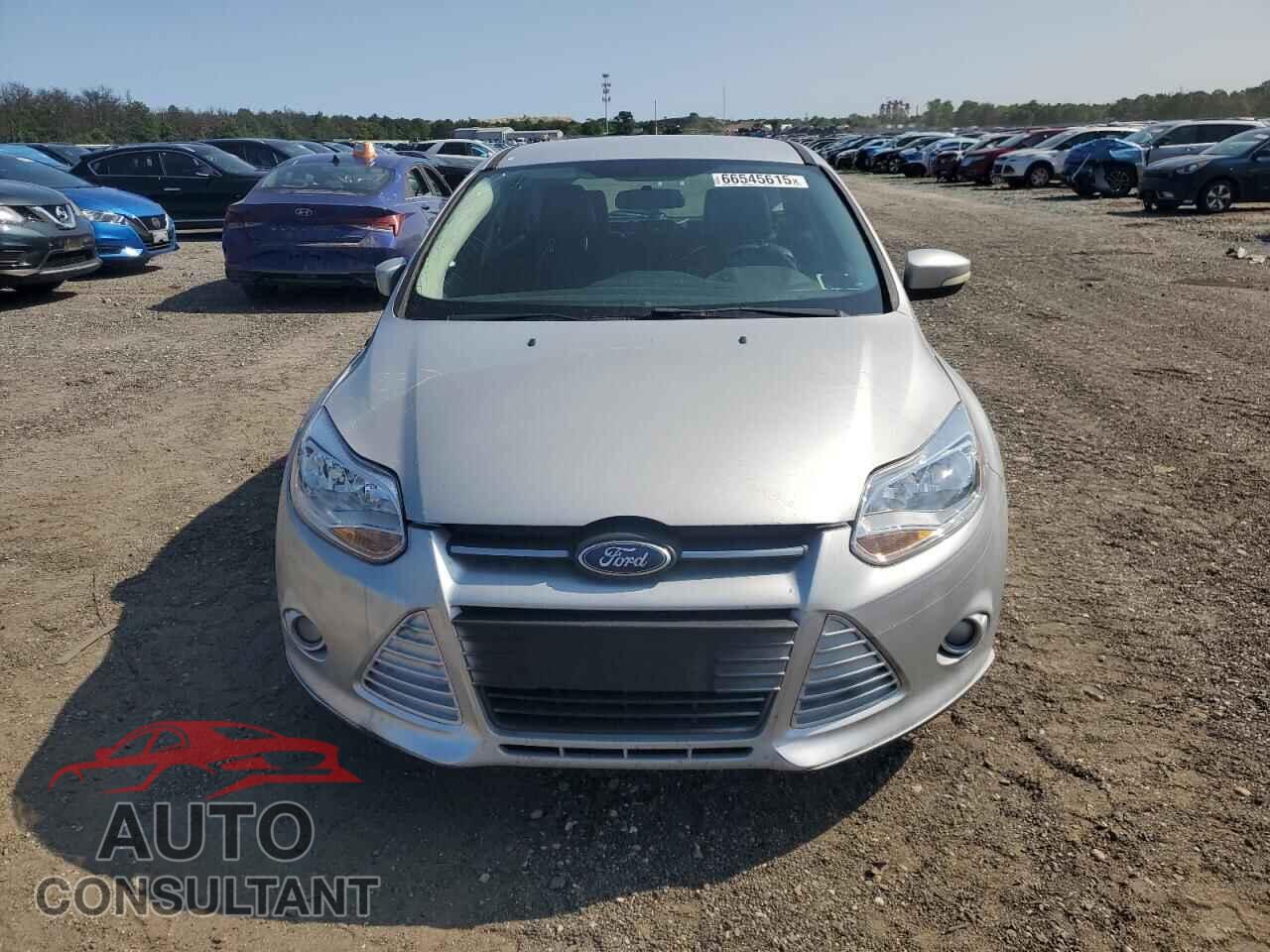 FORD FOCUS 2014 - 1FADP3K2XEL201770