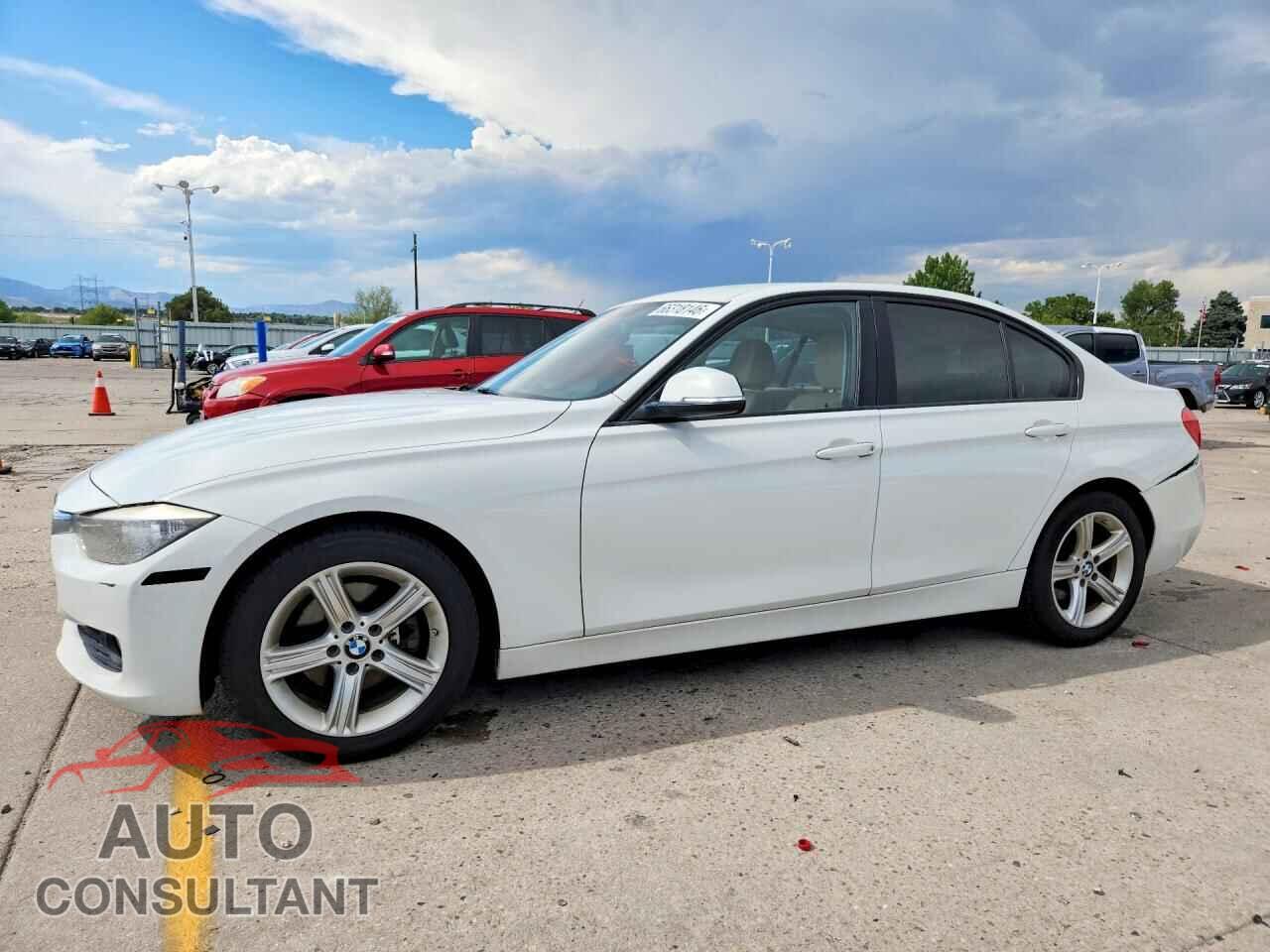 BMW 3 SERIES 2013 - WBA3C1C5XDF444617