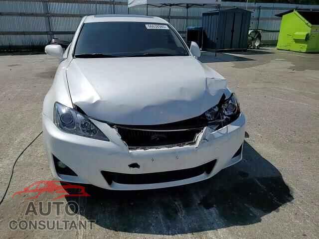 LEXUS IS 2011 - JTHCF5C27B5045575