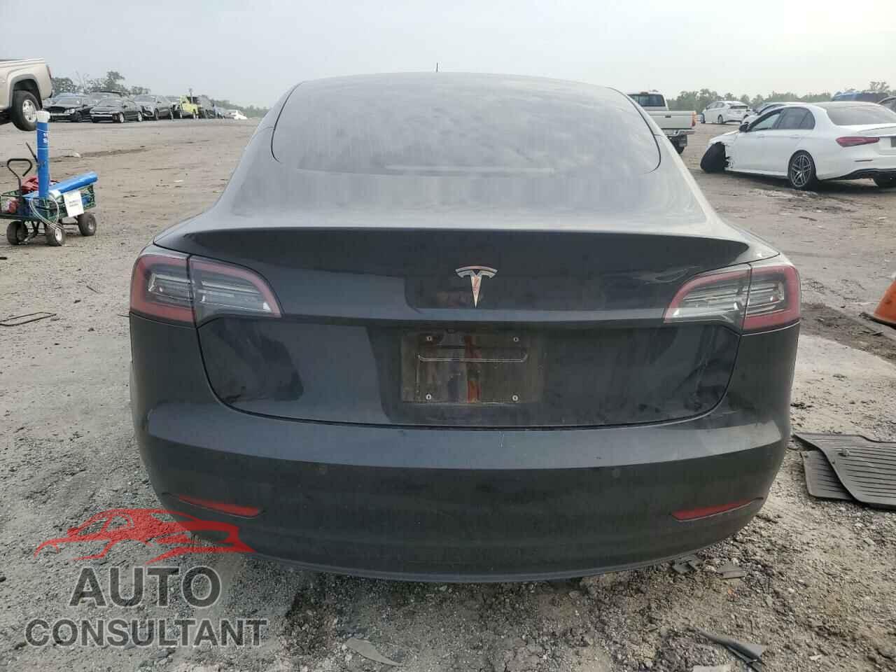 TESLA MODEL 3 2018 - 5YJ3E1EB0JF149154