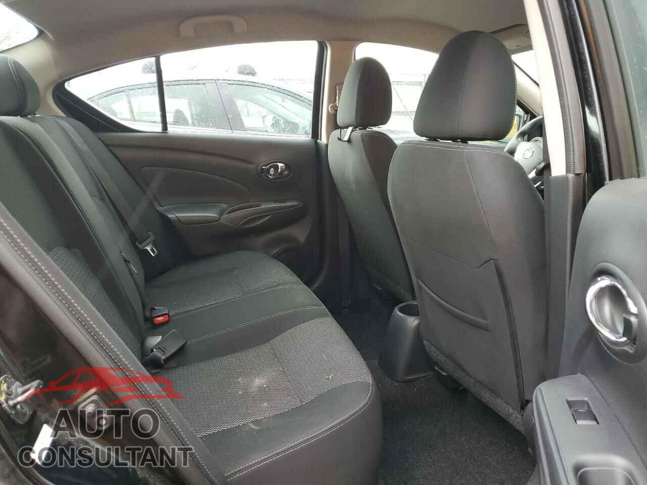NISSAN VERSA 2019 - 3N1CN7AP3KL812565