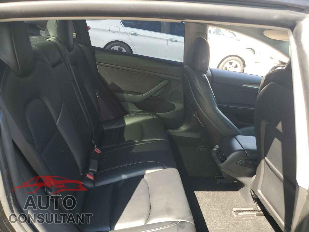 TESLA MODEL 3 2021 - 5YJ3E1EB2MF948129