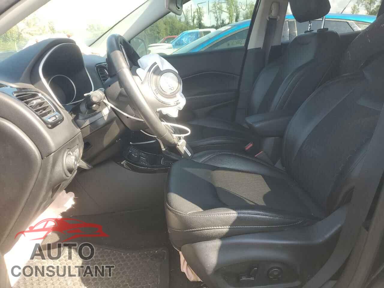 JEEP COMPASS 2018 - 3C4NJDBB0JT401044