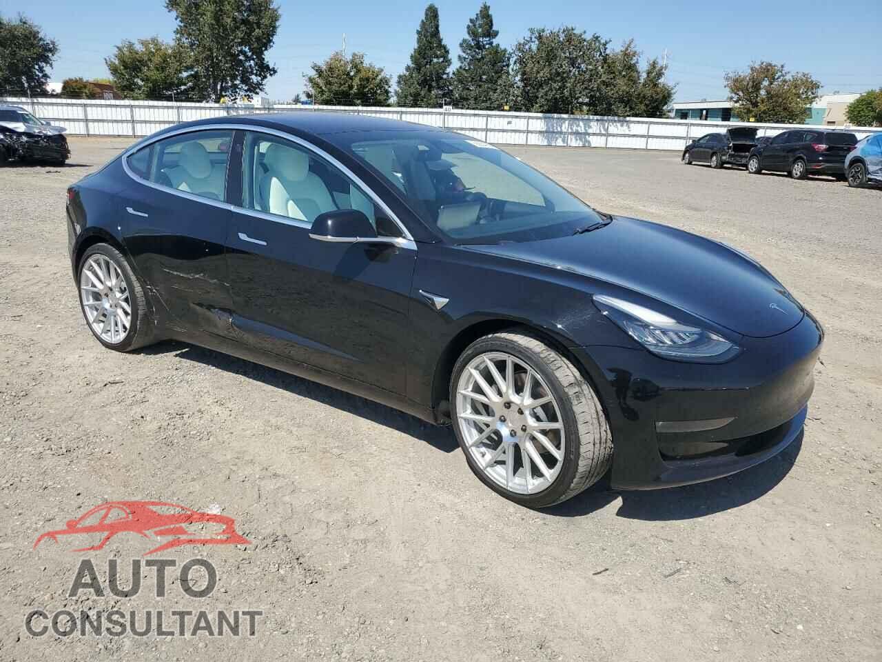 TESLA MODEL 3 2018 - 5YJ3E1EB5JF111774