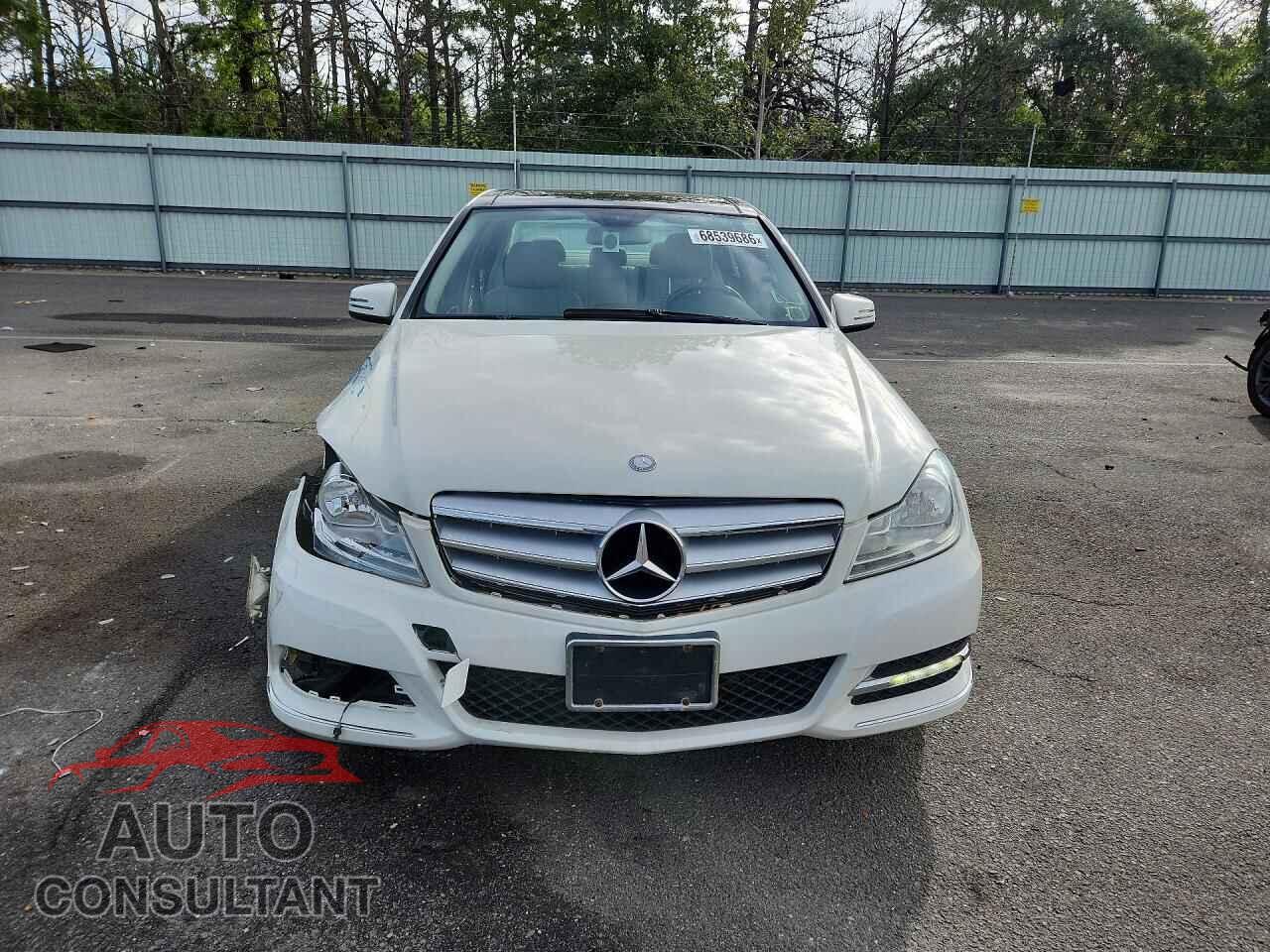 MERCEDES-BENZ C-CLASS 2012 - WDDGF8BB0CA650414