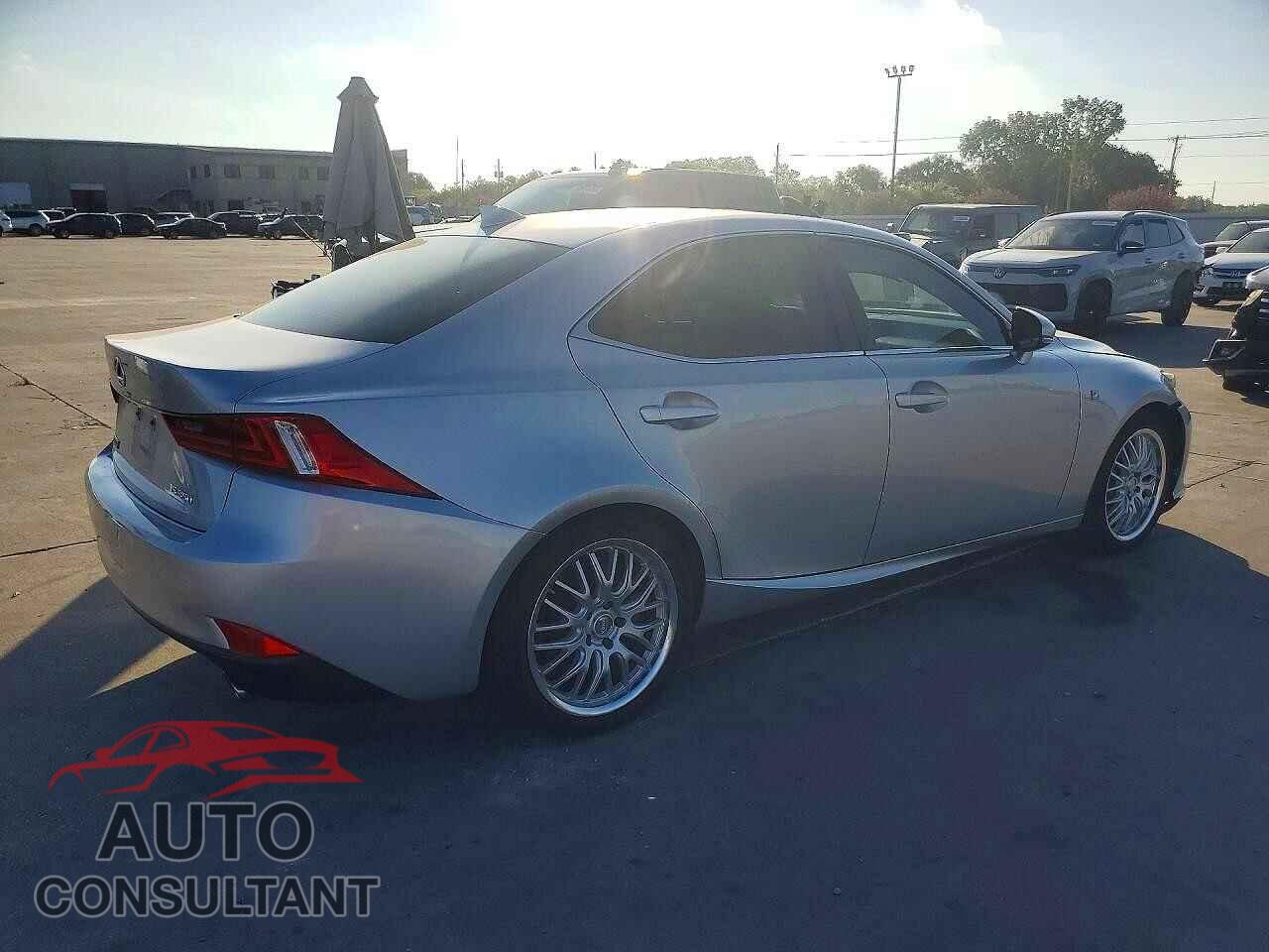 LEXUS IS 2015 - JTHBE1D25F5017947