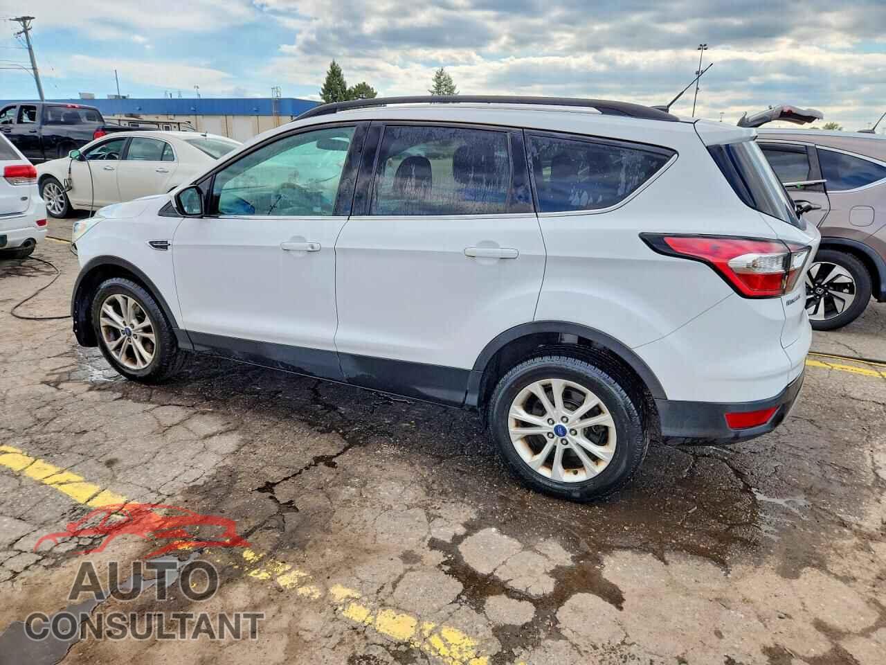FORD ESCAPE 2017 - 1FMCU9GD2HUC09948