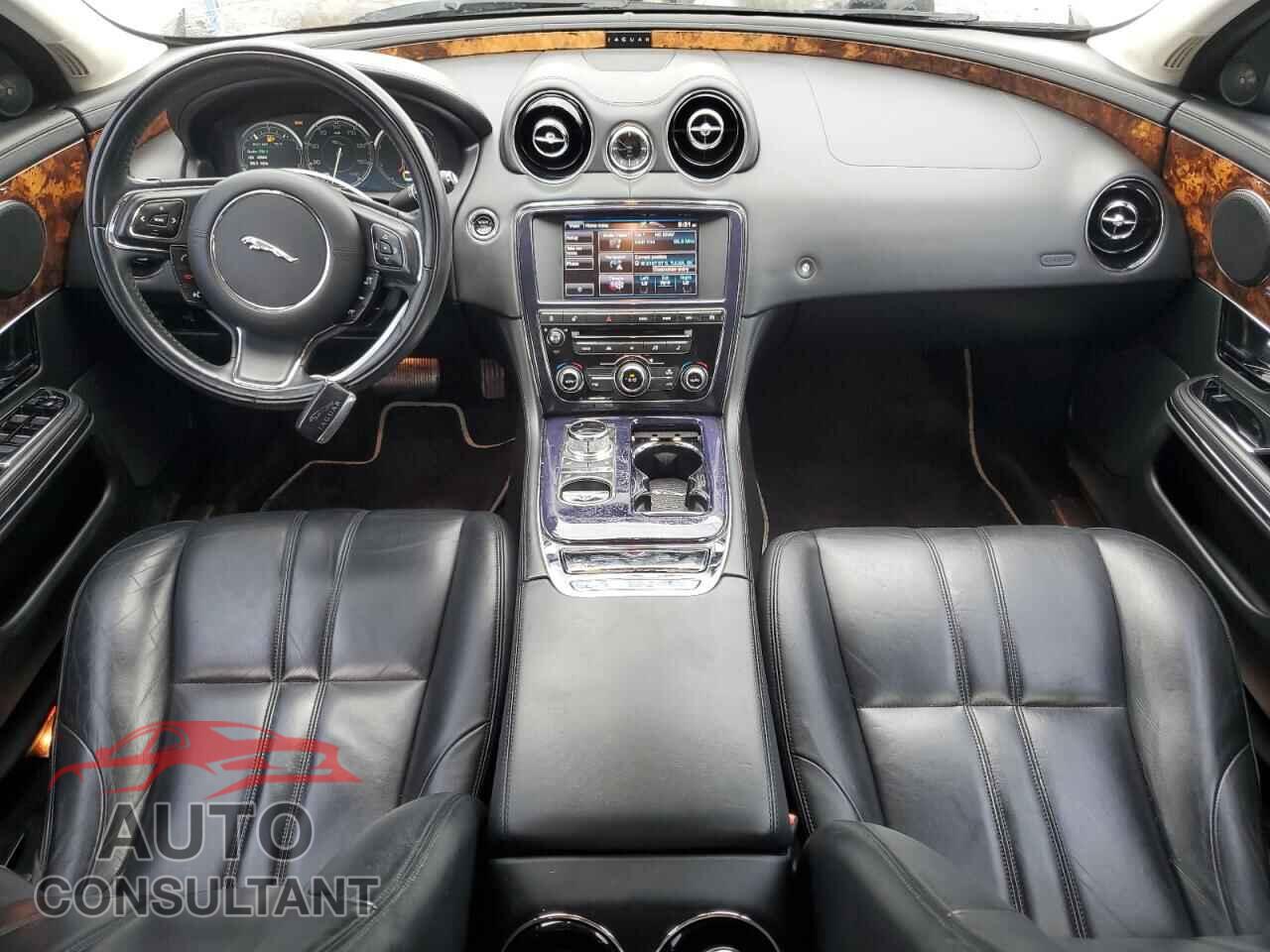 JAGUAR XJ 2013 - SAJWJ1CD1D8V50182
