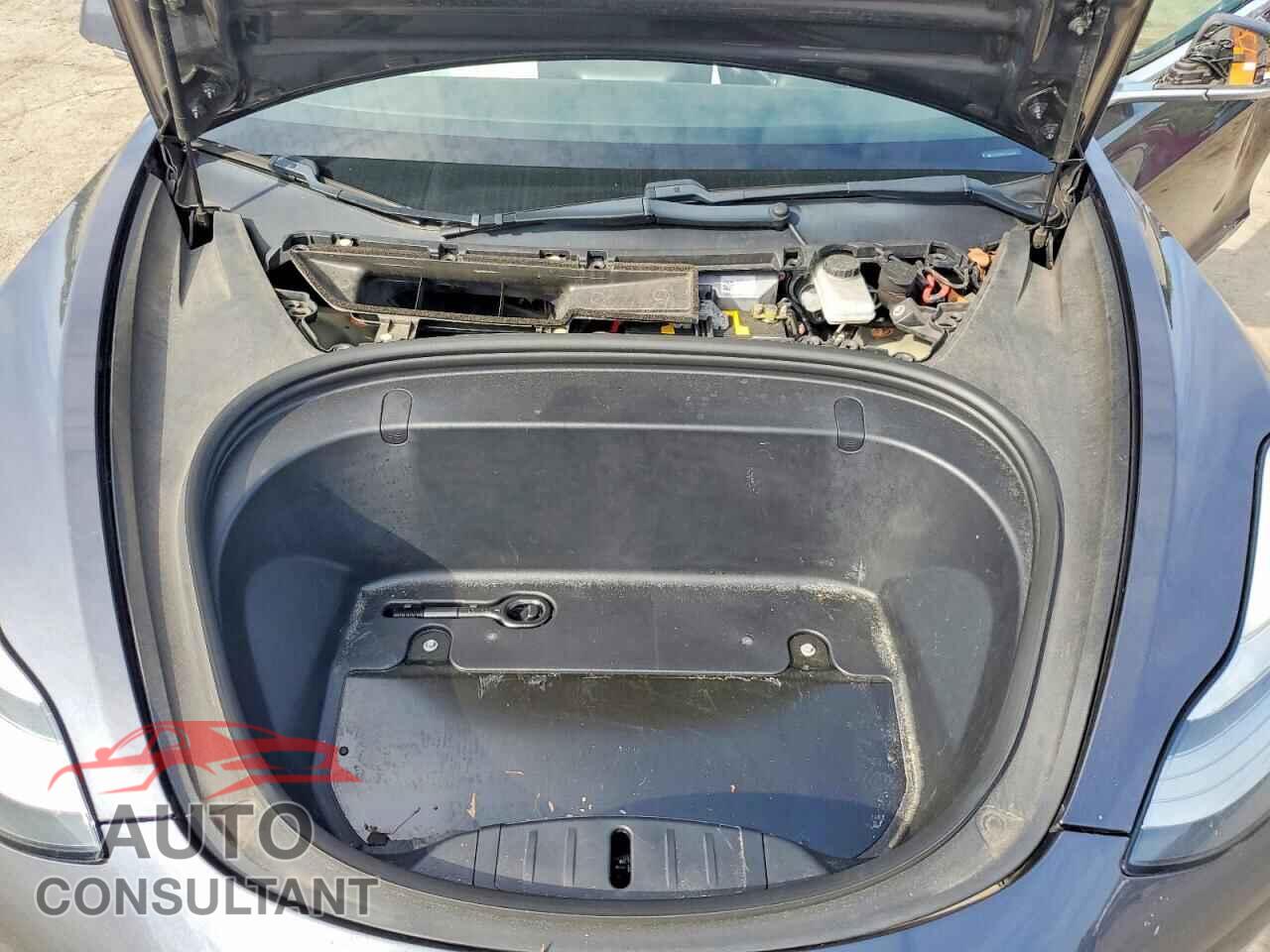 TESLA MODEL 3 2018 - 5YJ3E1EB7JF100498