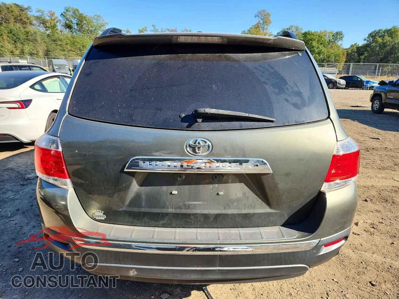 TOYOTA HIGHLANDER 2013 - 5TDYK3EH8DS095424