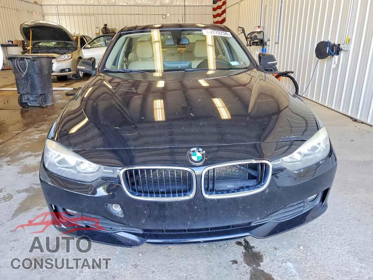 BMW 3 SERIES 2013 - WBA3C3C51DF982084