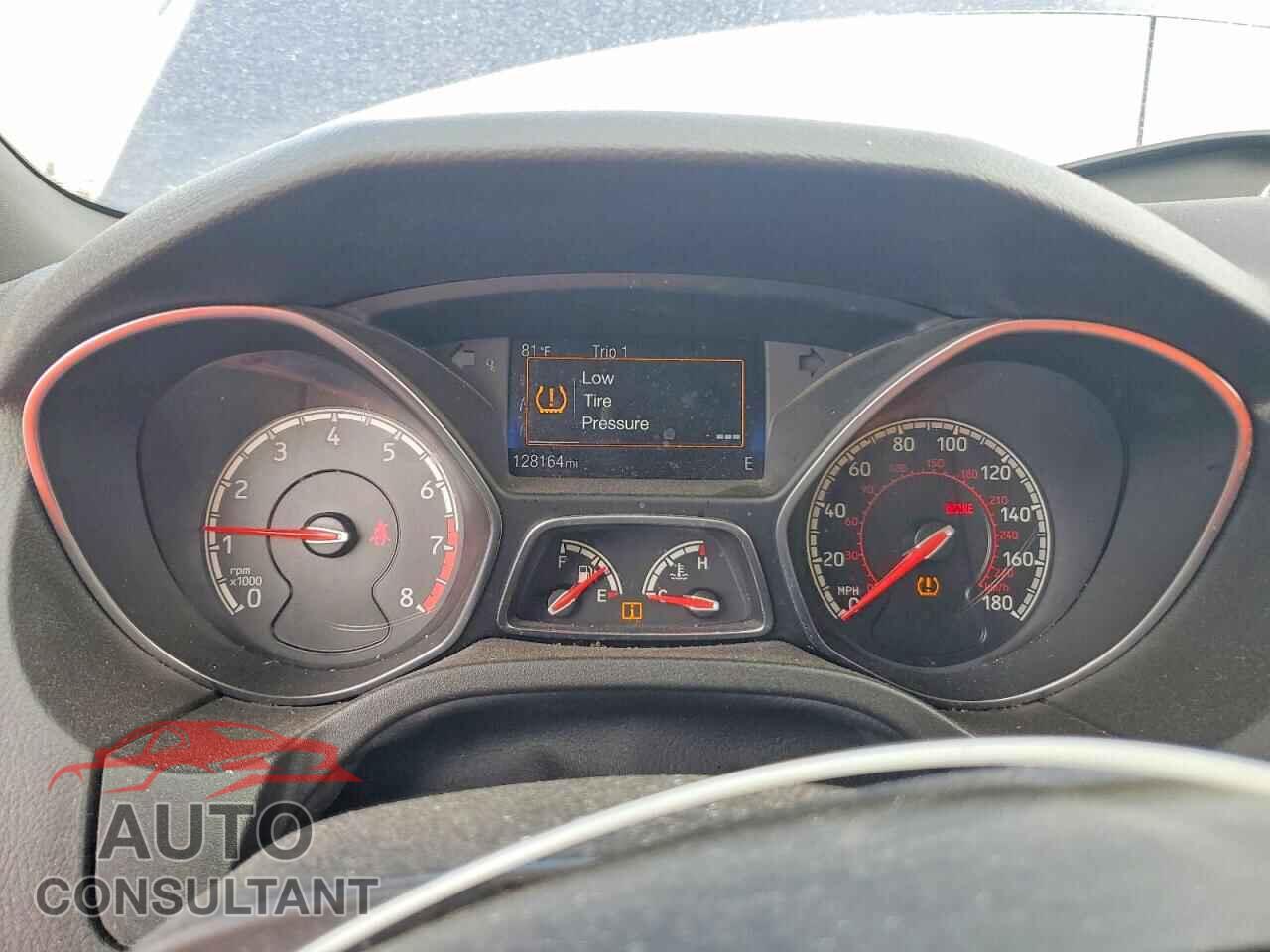 FORD FOCUS 2017 - 1FADP3L94HL337991