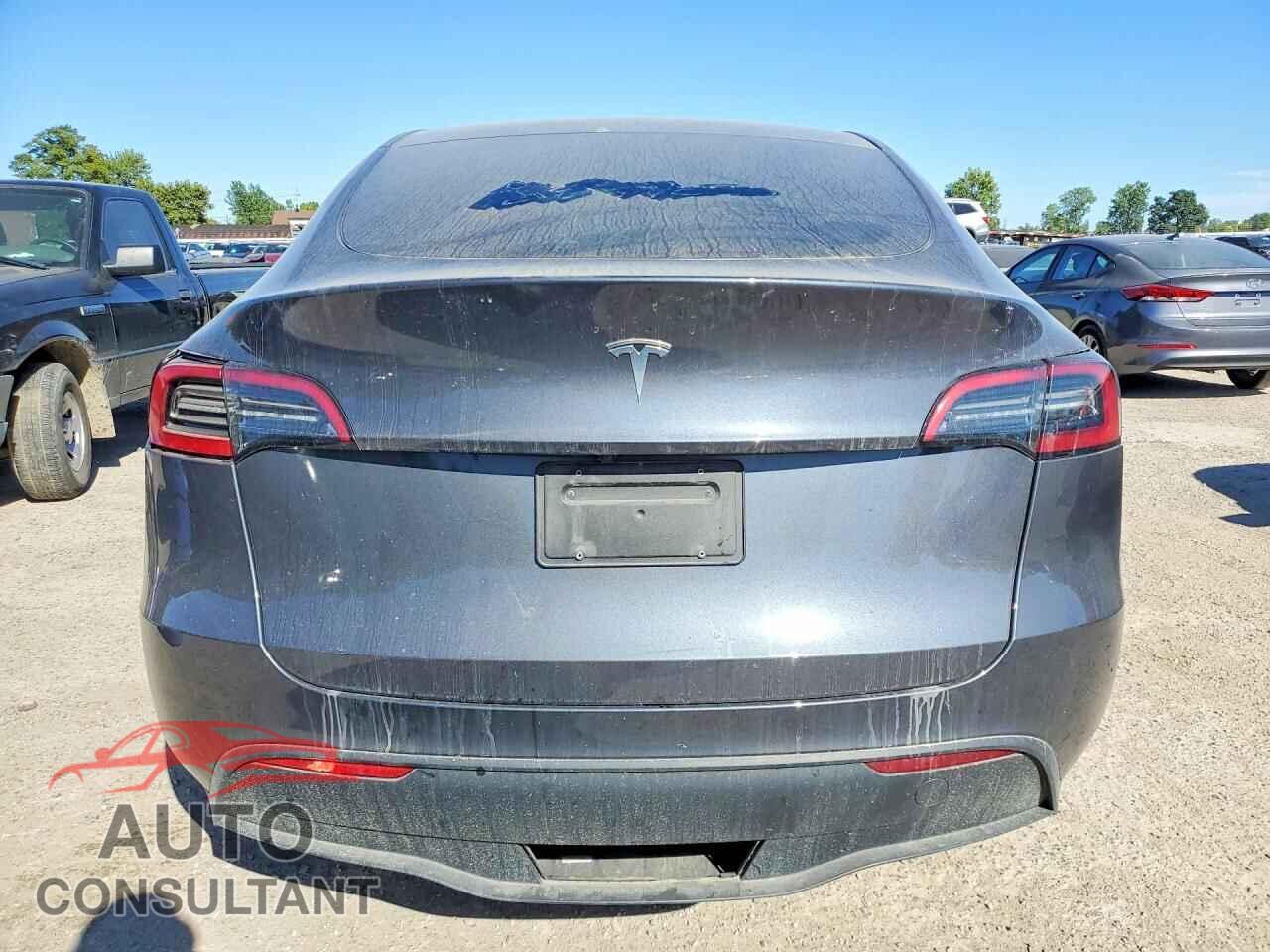 TESLA MODEL Y 2023 - LRWYGDFD7PC164187