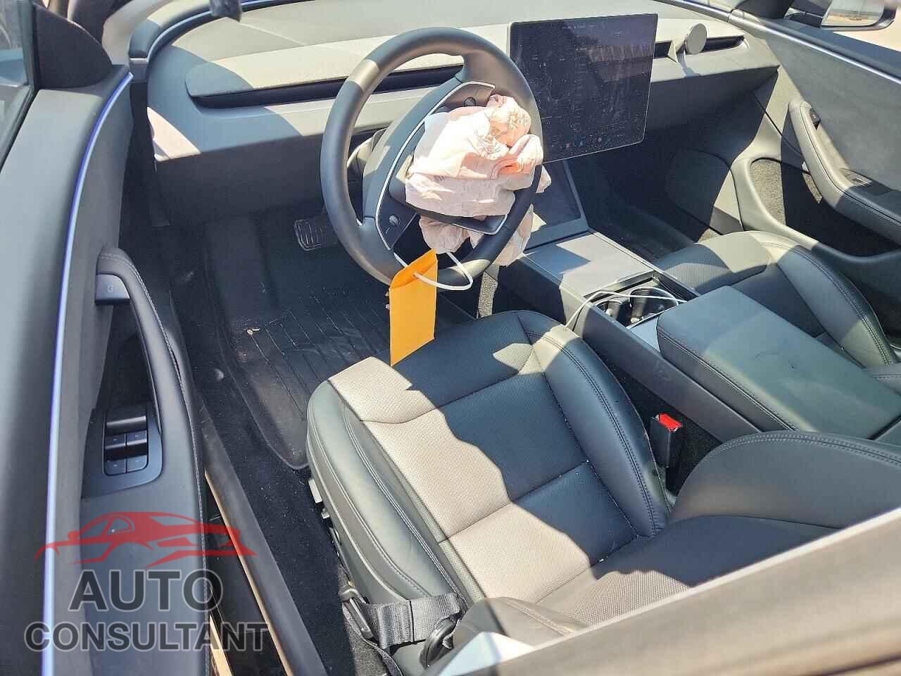TESLA MODEL 3 2025 - 5YJ3E1EA3SF042138
