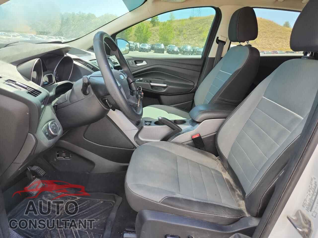 FORD ESCAPE 2015 - 1FMCU9G99FUA81460