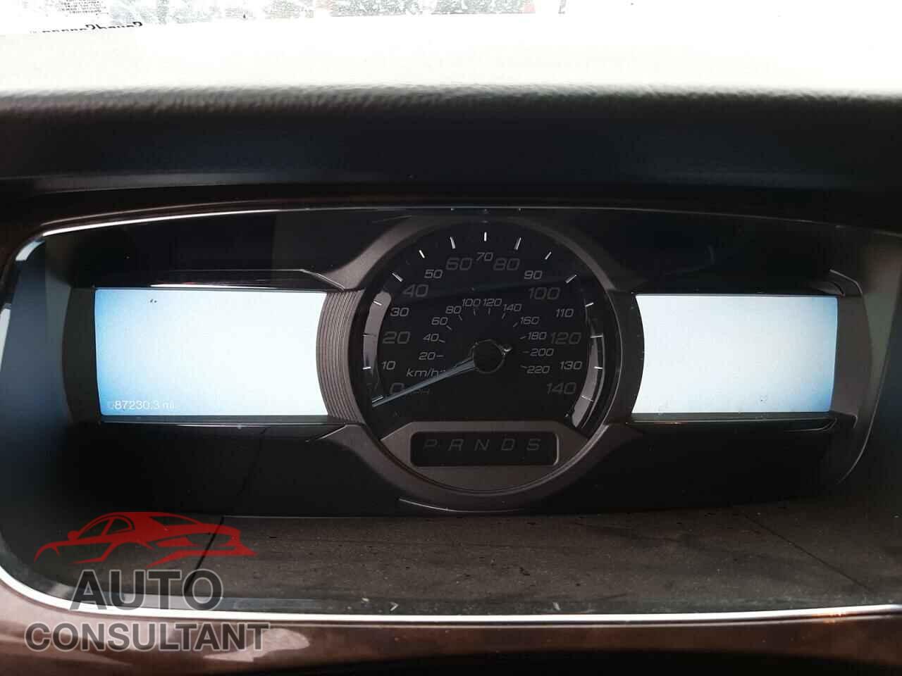FORD TAURUS 2018 - 1FAHP2F88JG109795
