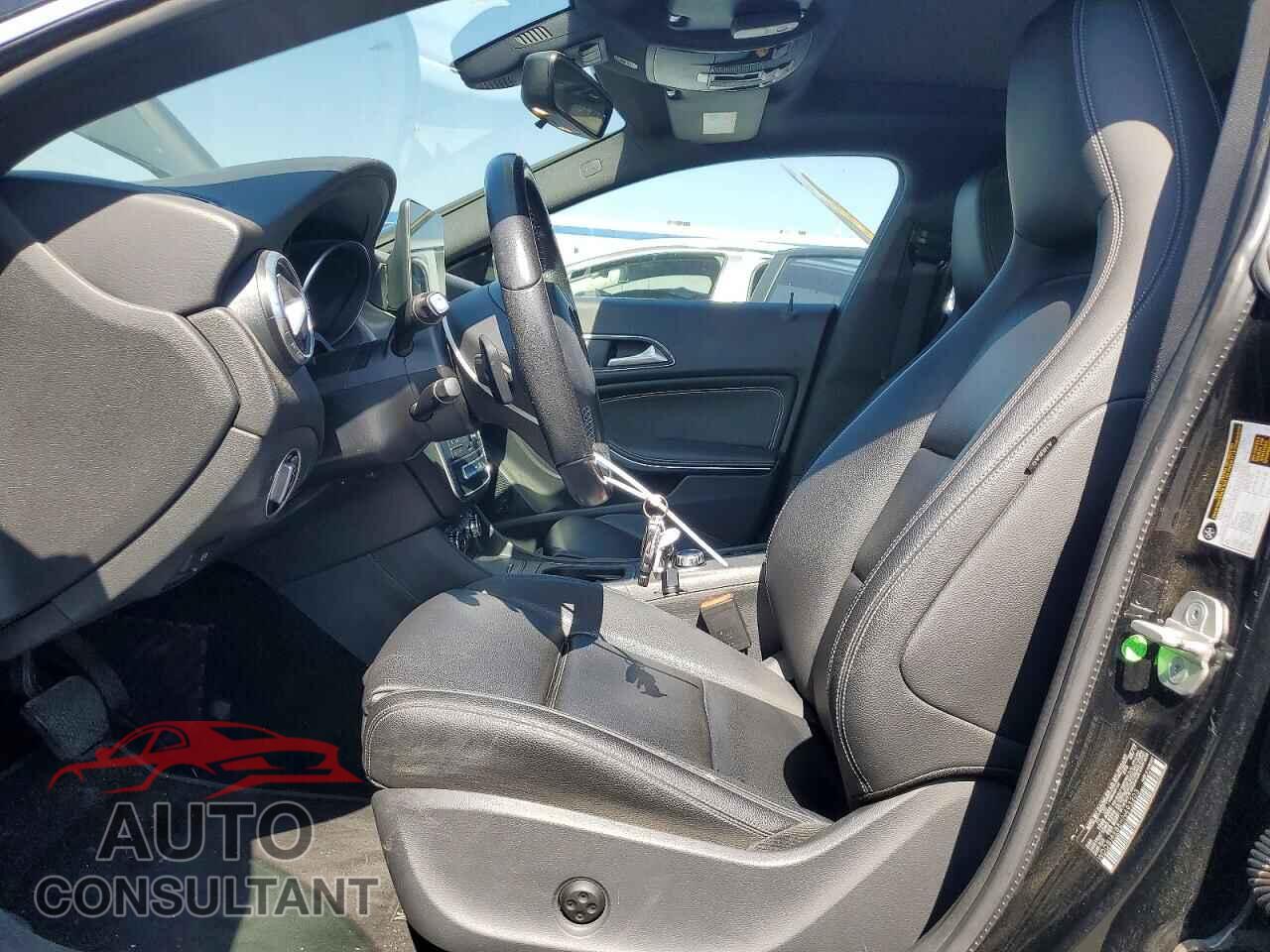 MERCEDES-BENZ CLA-CLASS 2017 - WDDSJ4EB5HN493203