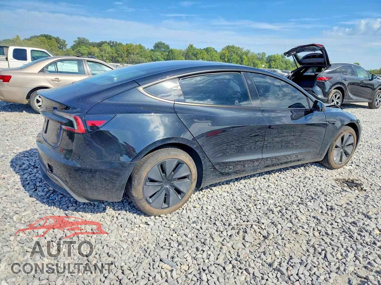 TESLA MODEL 3 2025 - 5YJ3E1EA3SF042138