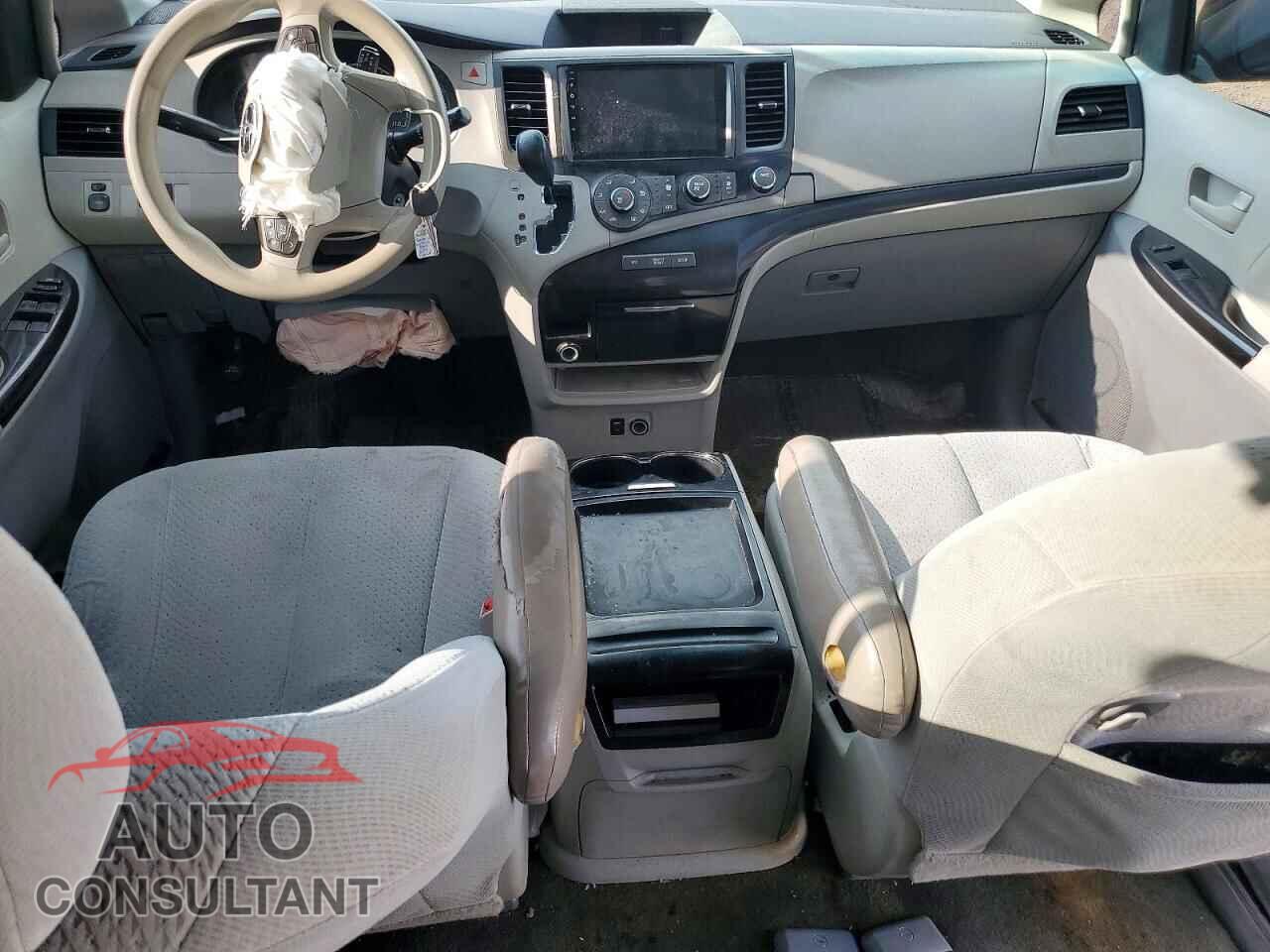 TOYOTA SIENNA 2011 - 5TDKK3DC7BS140894