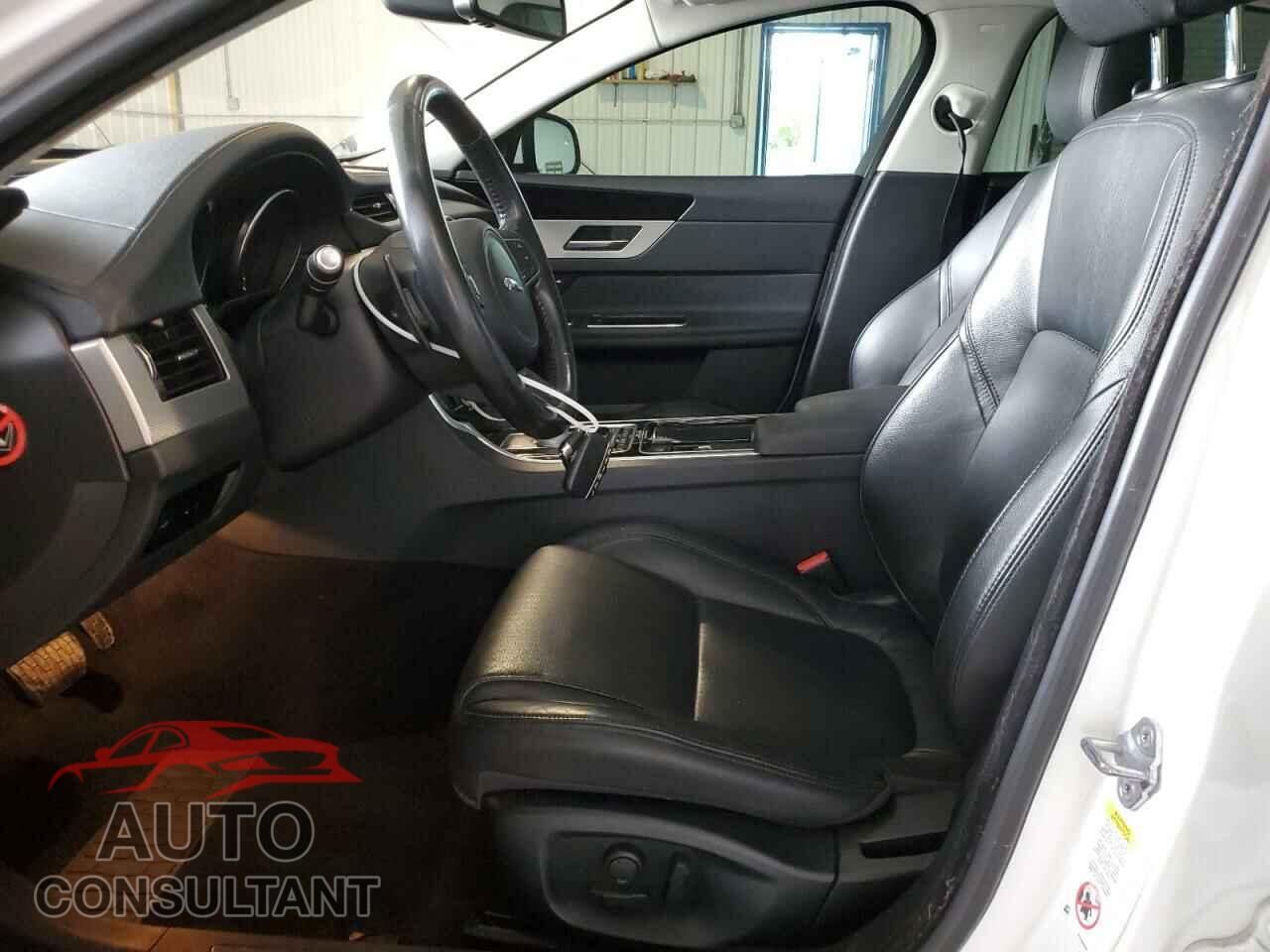 JAGUAR XF 2016 - SAJBK4BV7GCY15017