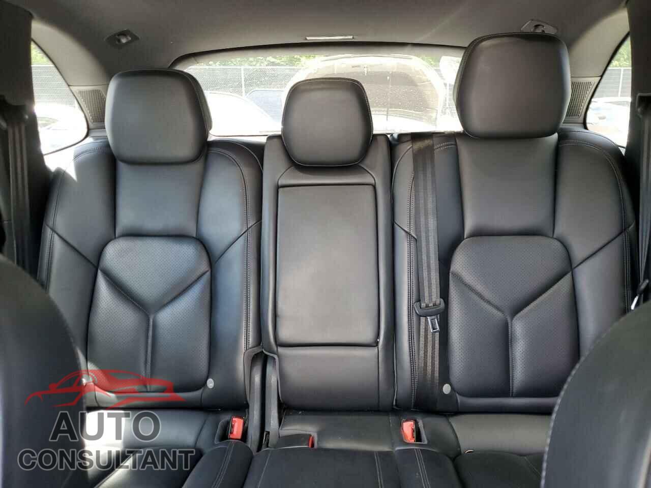 PORSCHE CAYENNE 2016 - WP1AA2A24GLA06582