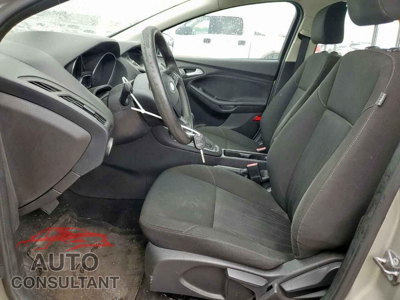 FORD FOCUS 2015 - 1FADP3F23FL243807