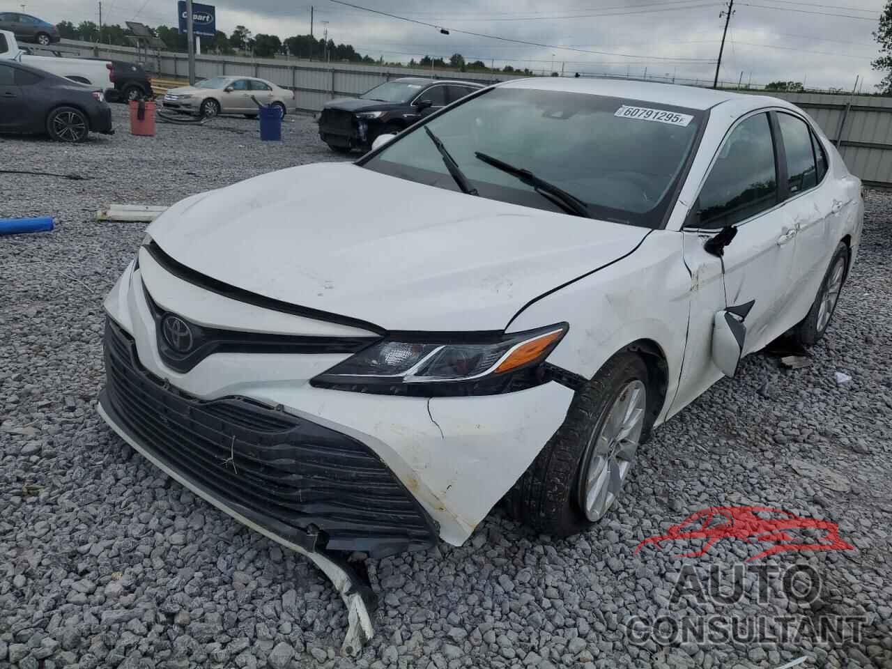 TOYOTA CAMRY 2018 - 4T1B11HK1JU004467