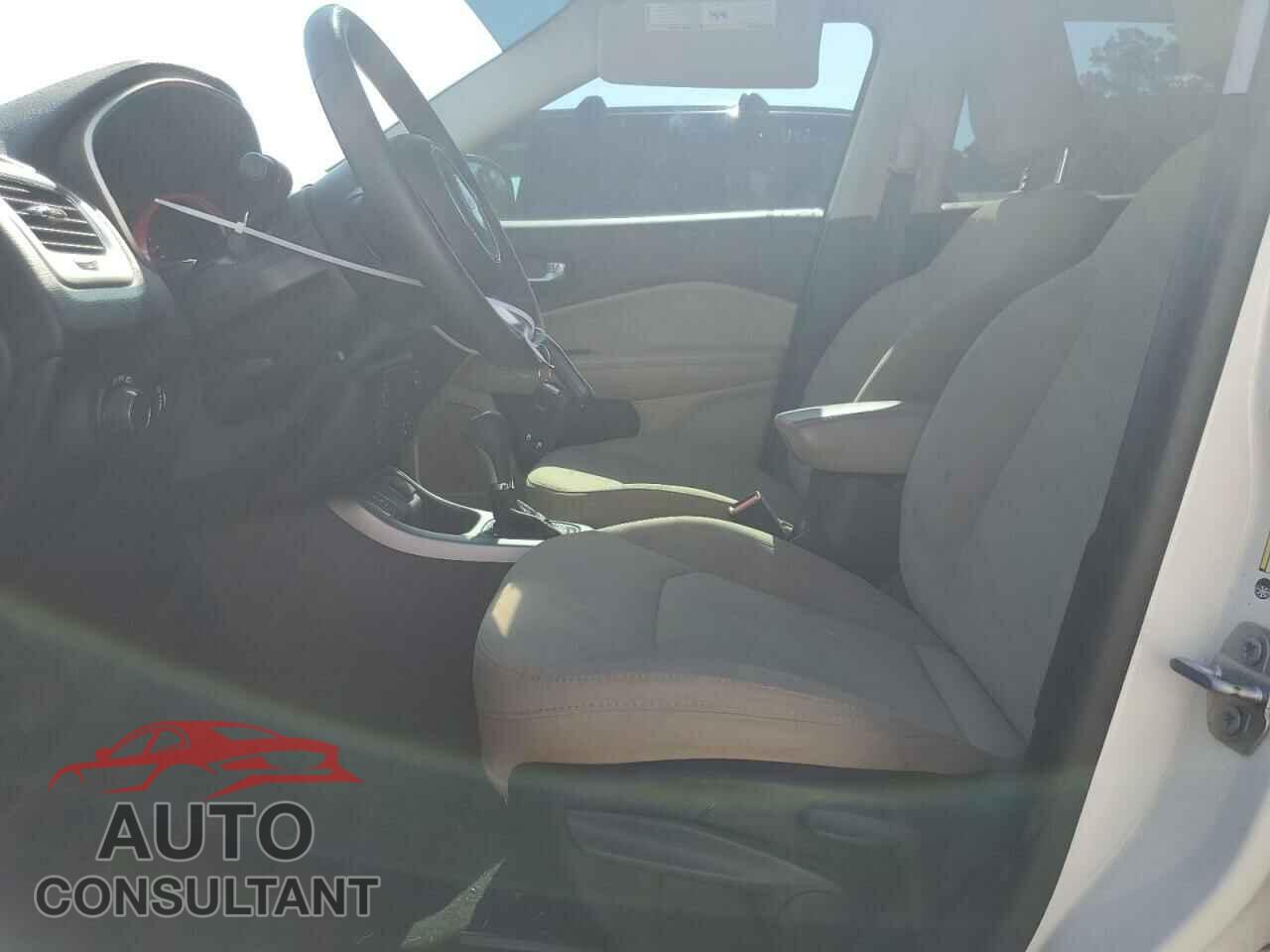 JEEP COMPASS 2019 - 3C4NJCAB7KT749338
