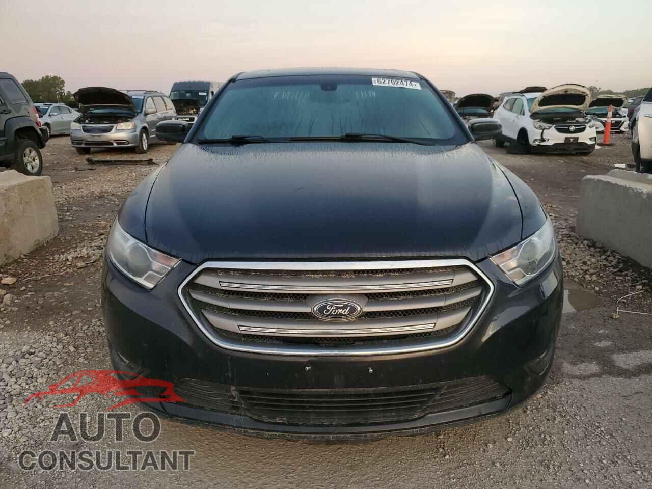 FORD TAURUS 2017 - 1FAHP2E82HG125938