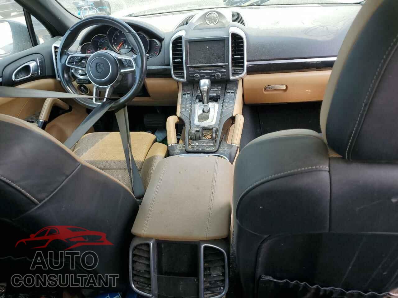 PORSCHE CAYENNE 2016 - WP1AA2A25GKA08847
