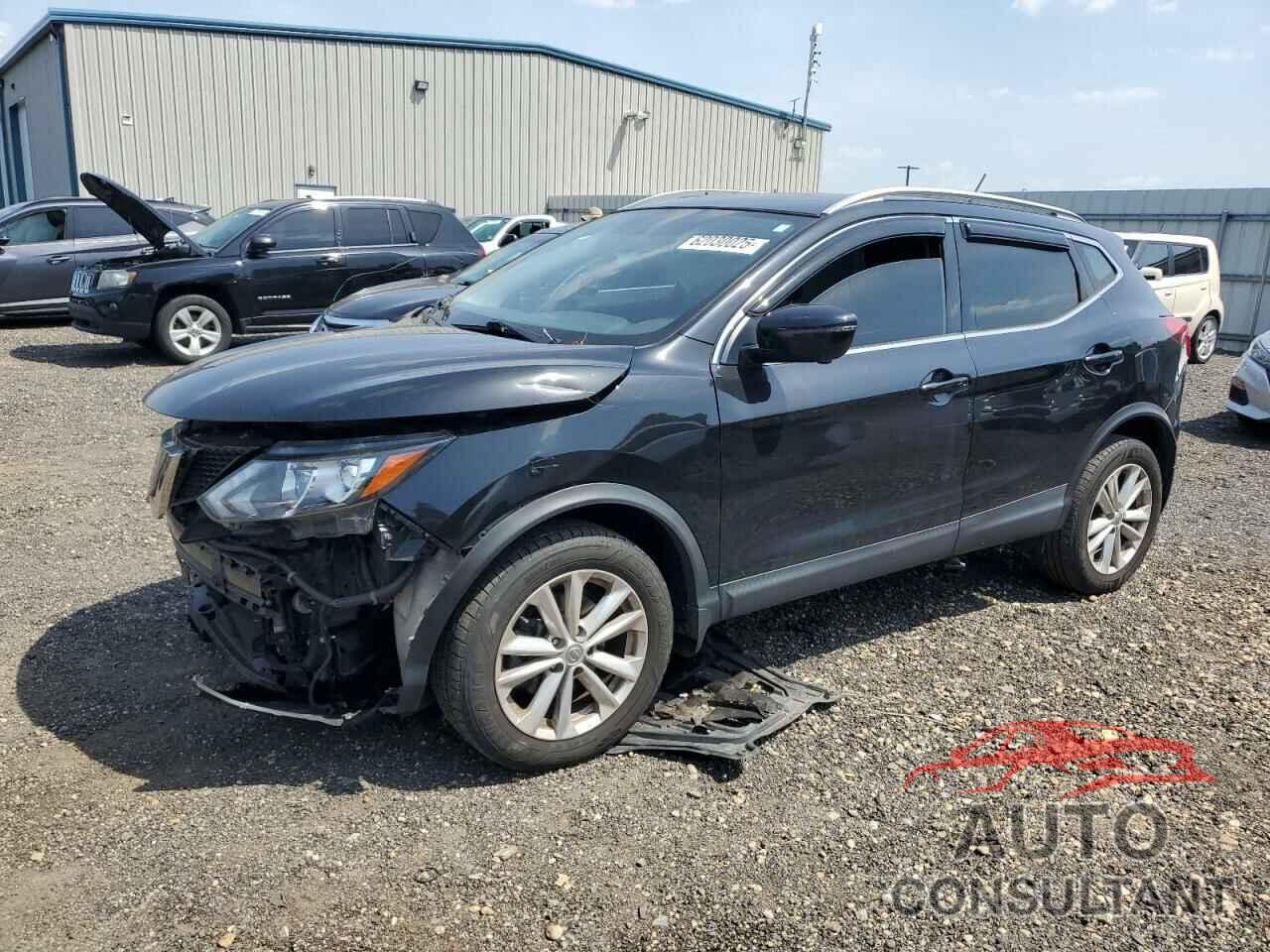 NISSAN ROGUE 2018 - JN1BJ1CR7JW282600