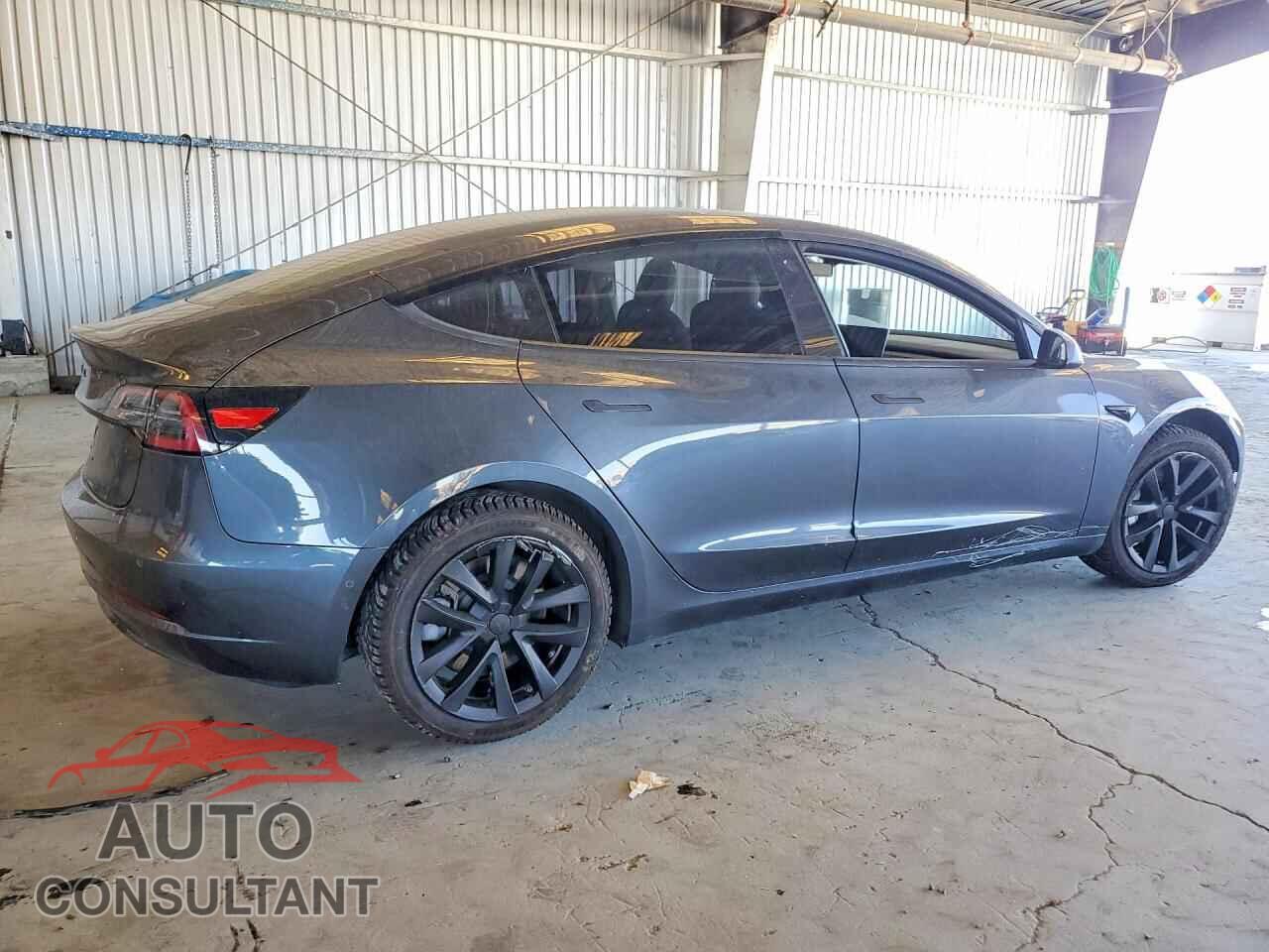 TESLA MODEL 3 2018 - 5YJ3E1EA4JF001323