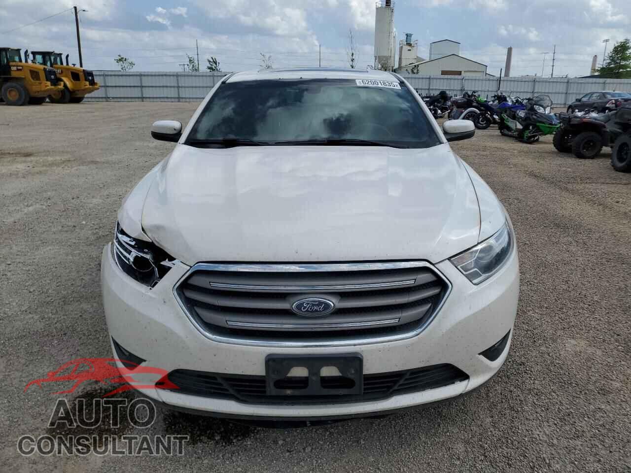 FORD TAURUS 2018 - 1FAHP2E84JG109262