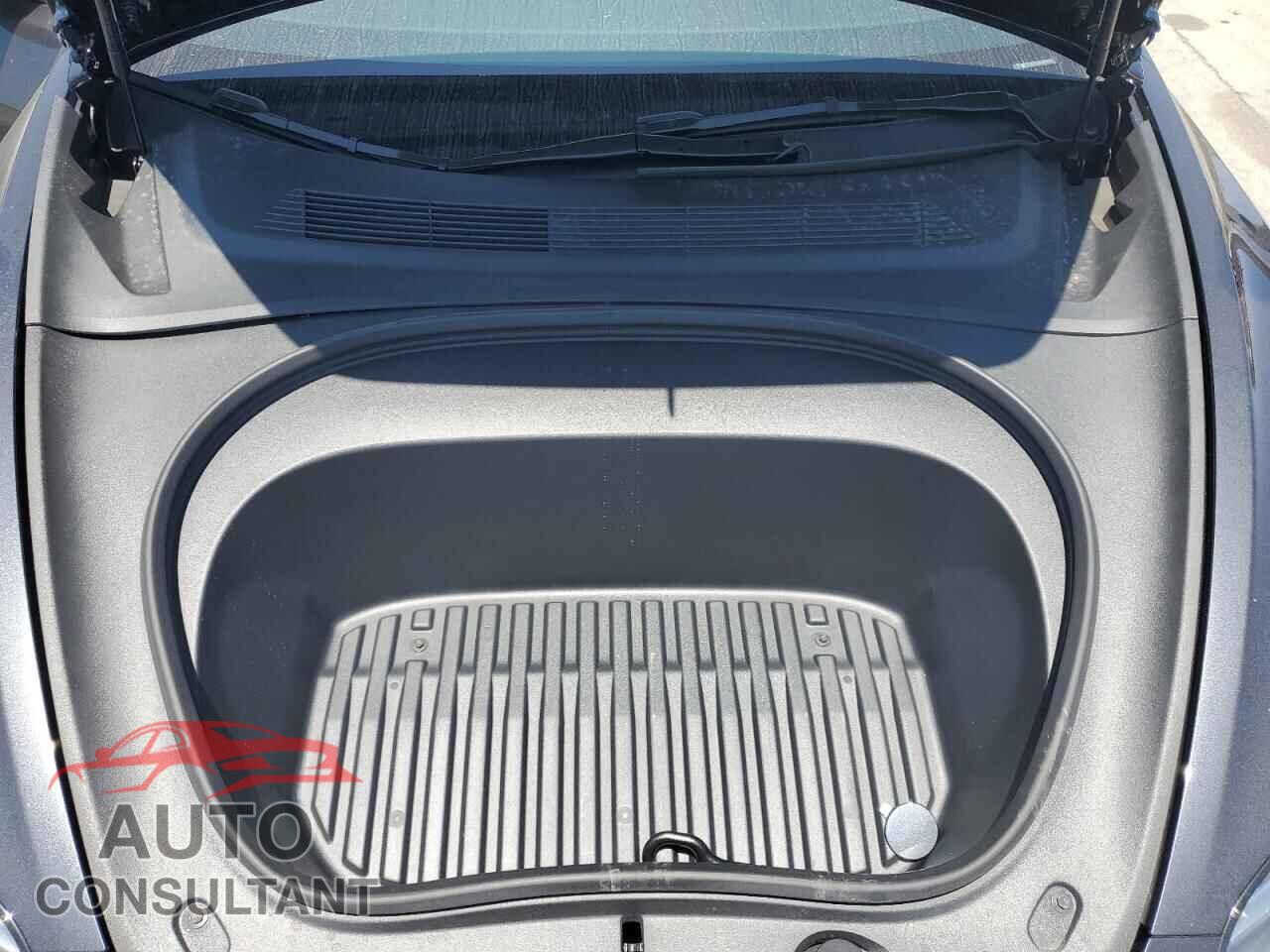 TESLA MODEL 3 2024 - 5YJ3E1EA5RF861632